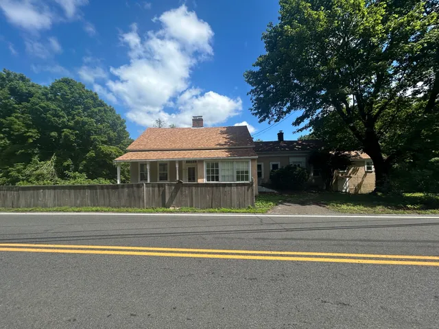 $245,000 | 34 Beacon Road, Bethany, CT 06524