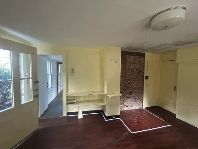 $245,000 | 34 Beacon Road, Bethany, CT 06524