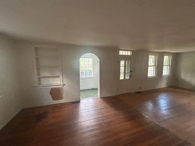 $245,000 | 34 Beacon Road, Bethany, CT 06524