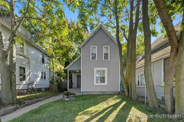 $250,000 | 918 Lafayette Avenue Northeast, Grand Rapids, MI 49503