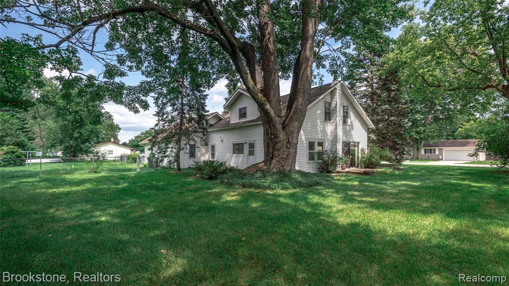 2960 Culbertson Avenue Rochester Hills, MI 48307 - Photo 6 of 34