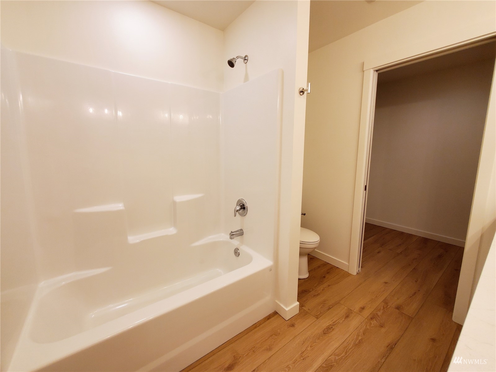 440 Merchants Road Forks, WA 98331 - Photo 11 of 27 a bathroom with a bathtub and a toilet