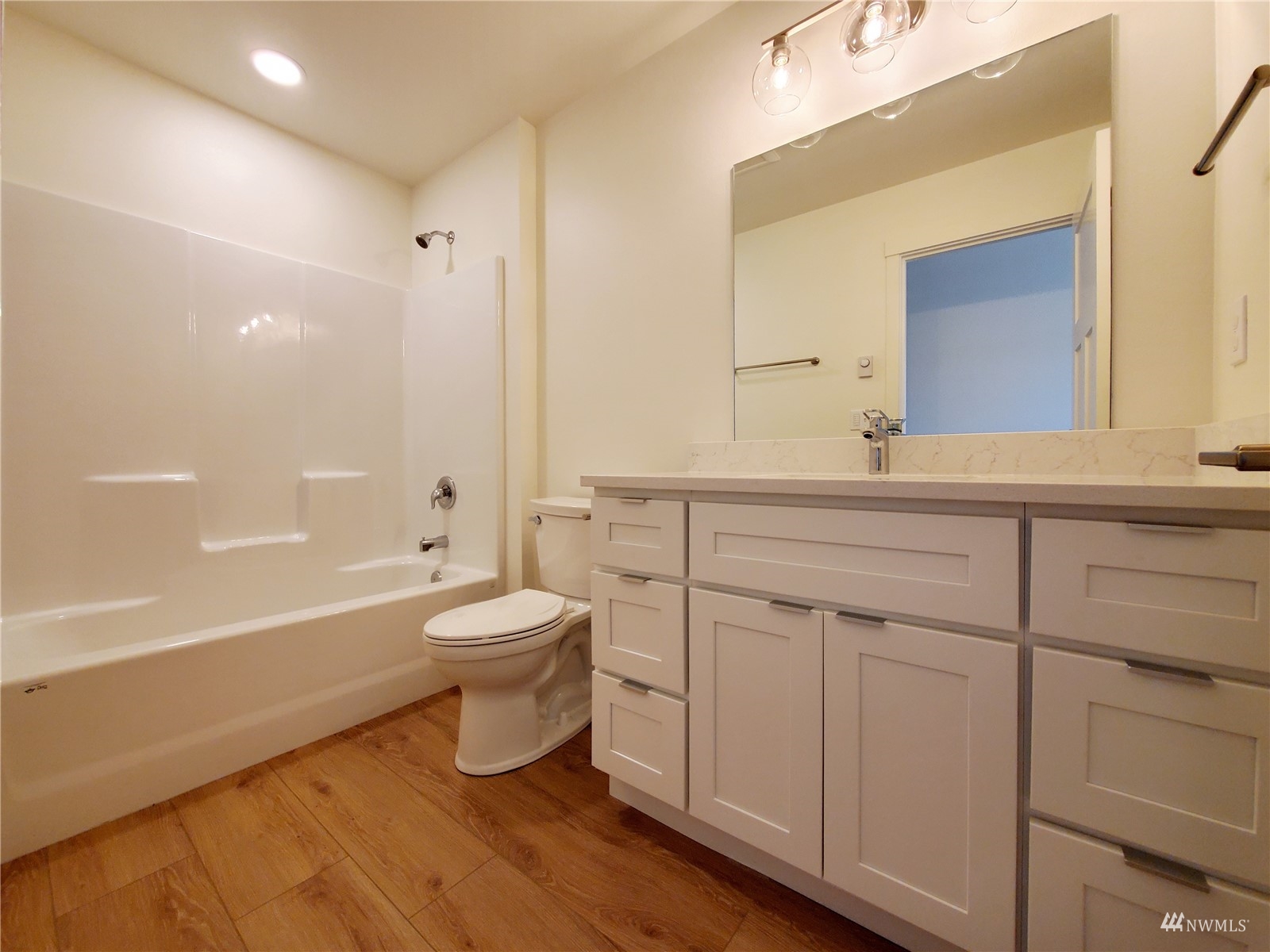 440 Merchants Road Forks, WA 98331 - Photo 18 of 27 a bathroom with a sink a toilet and a bathtub