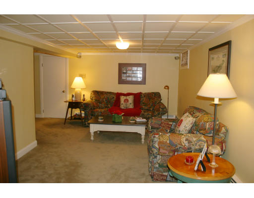 48 Dana Road Reading, MA 01867 - Photo 16 of 23 Gallery Image 16