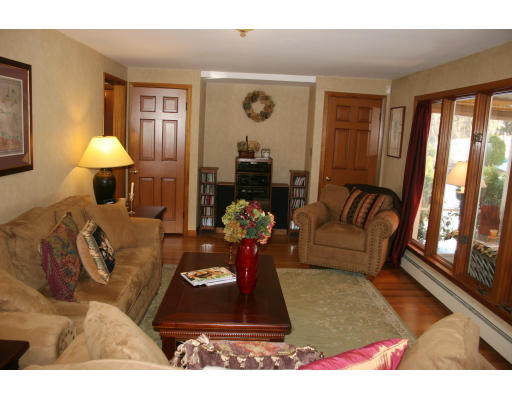 48 Dana Road Reading, MA 01867 - Photo 3 of 23 Gallery Image 3