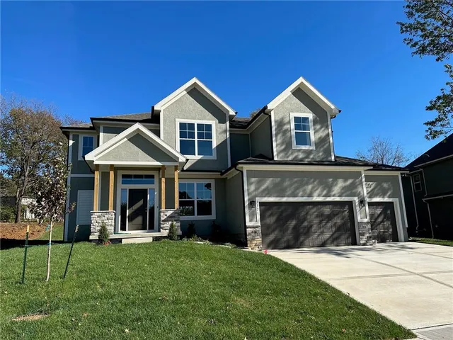 $559,900 | 1521 Southwest Hedgewood Lane, Lee's Summit, MO 64081
