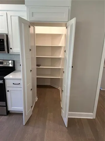 $559,900 | 1521 Southwest Hedgewood Lane, Lee's Summit, MO 64081