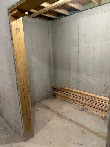 $559,900 | 1521 Southwest Hedgewood Lane, Lee's Summit, MO 64081