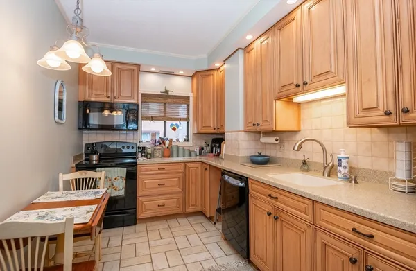 $399,999 | 200 Locust Street, Unit 106, Lynn, MA 01904