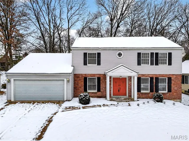 $495,000 | 15556 Country Ridge Drive, Chesterfield, MO 63017