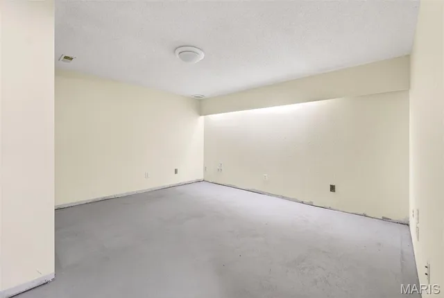 $495,000 | 15556 Country Ridge Drive, Chesterfield, MO 63017