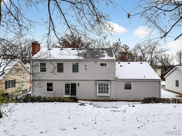 $495,000 | 15556 Country Ridge Drive, Chesterfield, MO 63017