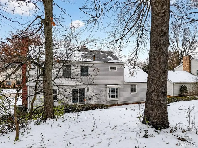 $495,000 | 15556 Country Ridge Drive, Chesterfield, MO 63017