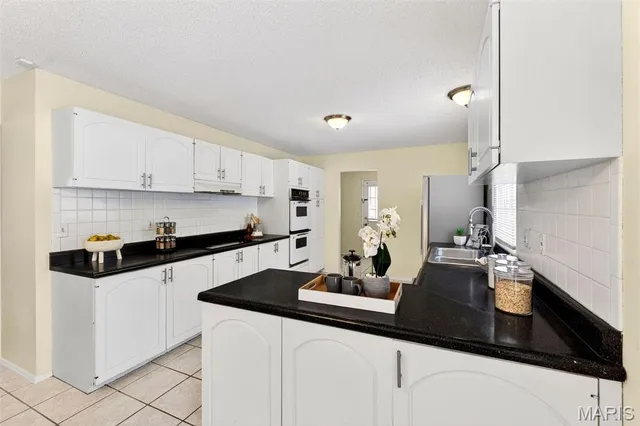 $495,000 | 15556 Country Ridge Drive, Chesterfield, MO 63017