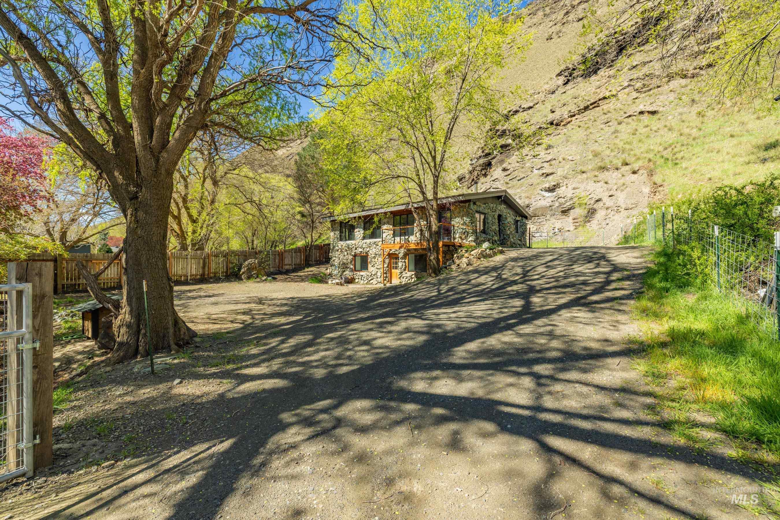 543 North Main Street Riggins, ID 83549 - Photo 41 of 46 View of front facade featuring stone siding