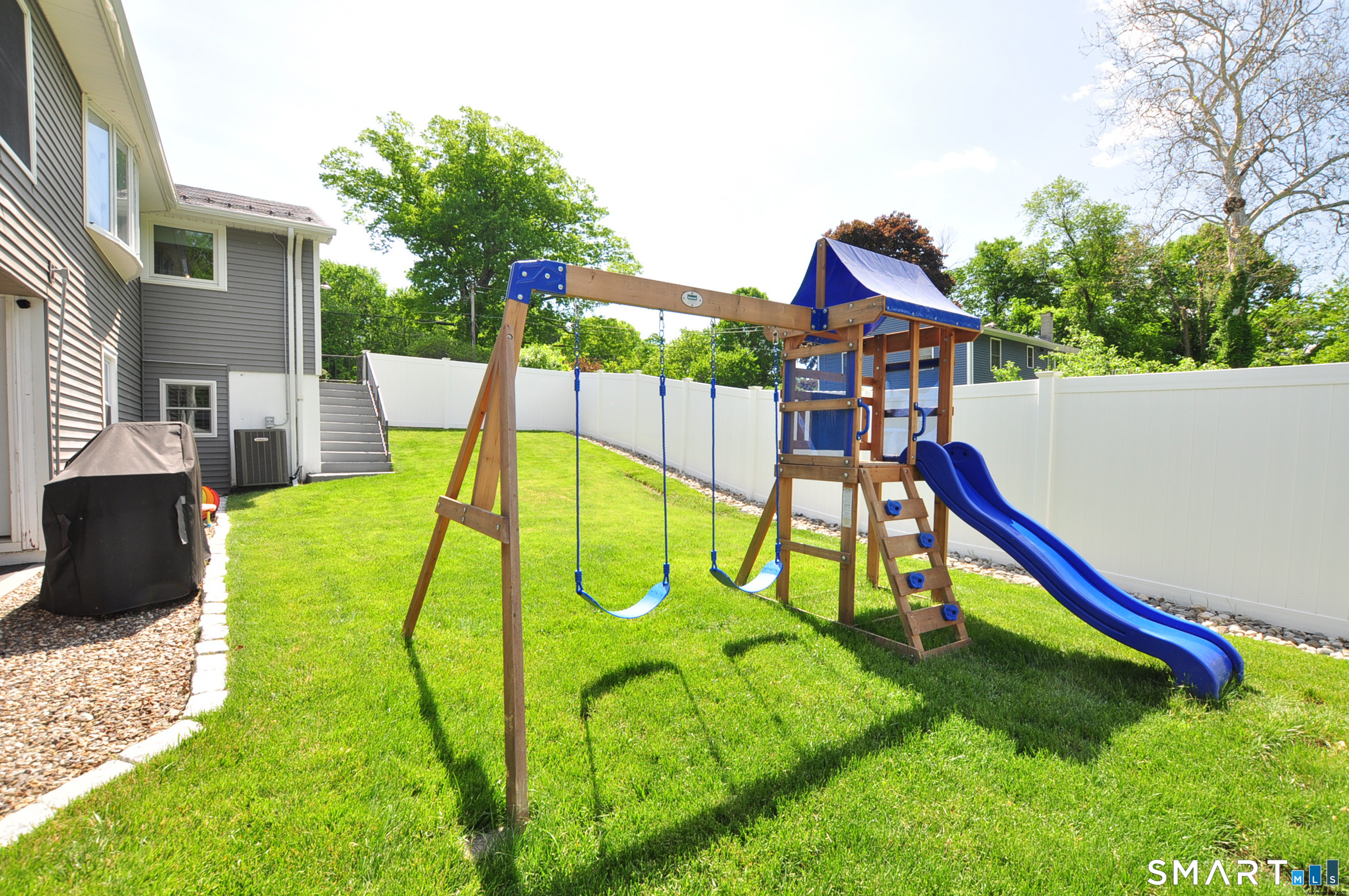429 South Stone Street Suffield, CT 06093 - Photo 29 of 39