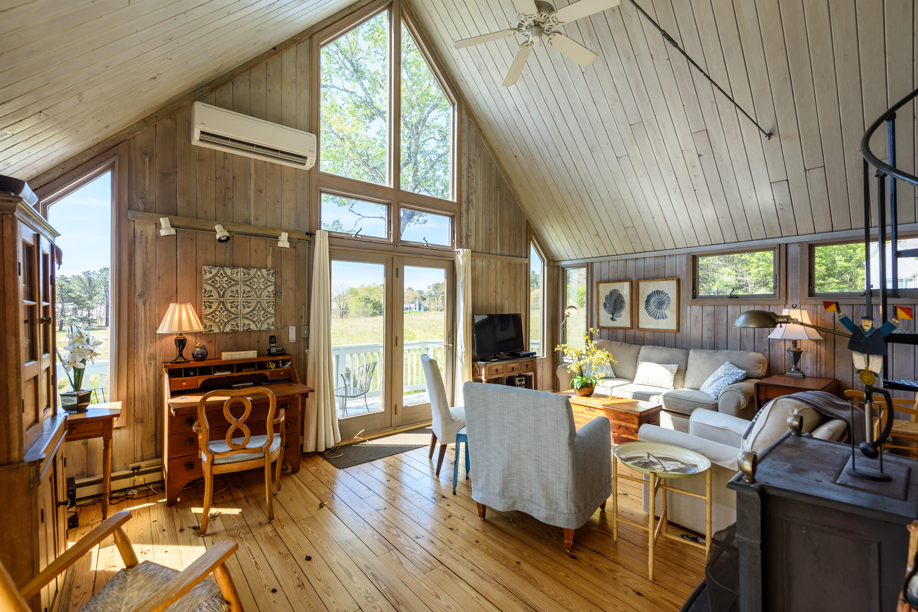 42 Waterview Road Oak Bluffs, MA 02557 - Photo 10 of 44 6c. Living Room
