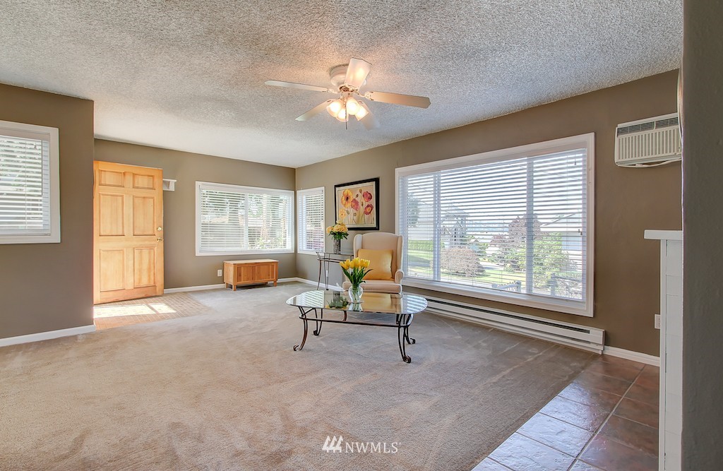 1024 North 36th Street Renton, WA 98056 - Photo 2 of 17