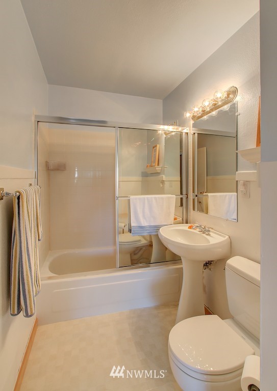 1024 North 36th Street Renton, WA 98056 - Photo 13 of 17