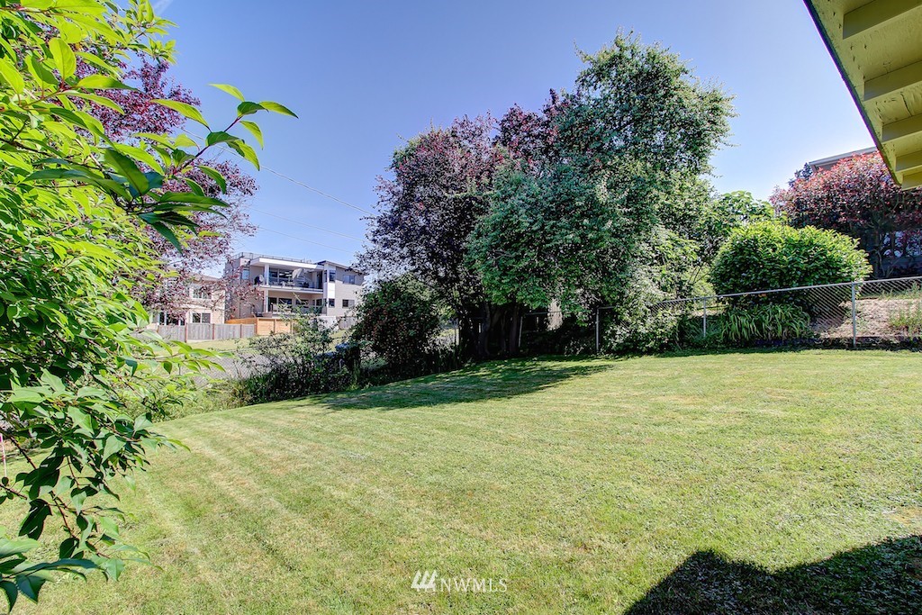 1024 North 36th Street Renton, WA 98056 - Photo 14 of 17