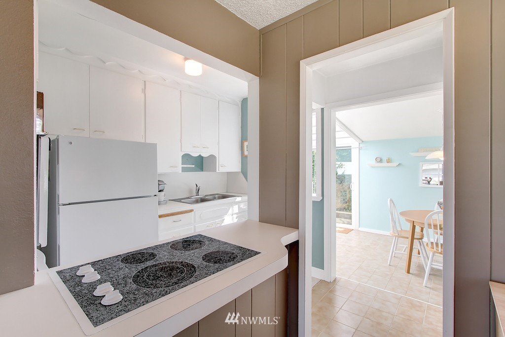1024 North 36th Street Renton, WA 98056 - Photo 6 of 17