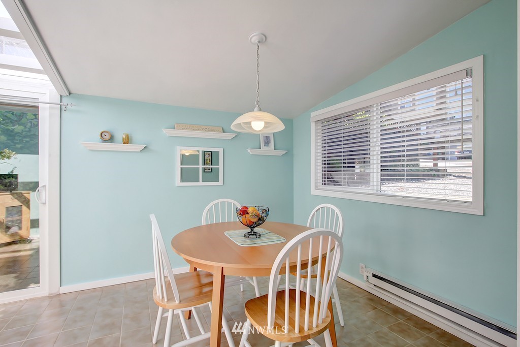1024 North 36th Street Renton, WA 98056 - Photo 8 of 17