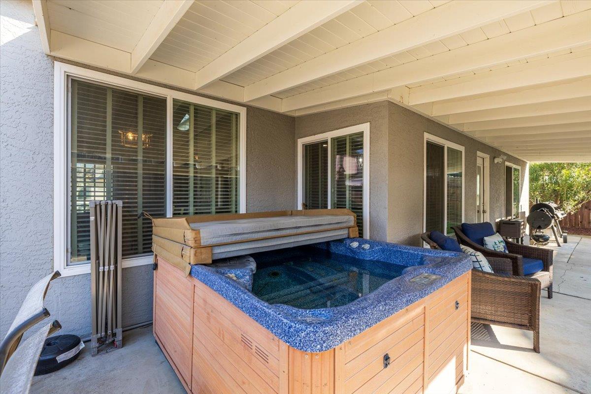 5303 Elgin Hills Way Antelope, CA 95843 - Photo 28 of 33 a kitchen with a stove and chairs