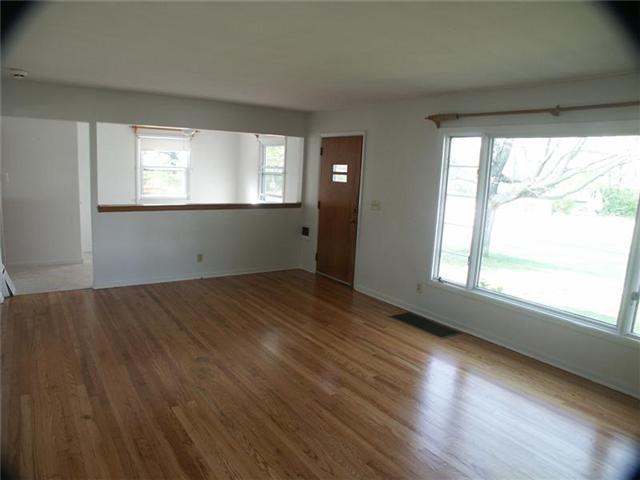 2585 Edgevale Road Columbus, OH 43221 - Photo 3 of 10