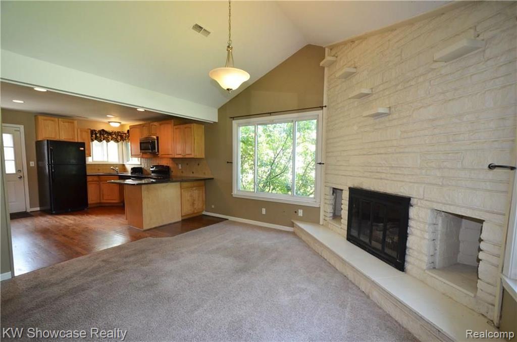7959 Richardson Road West Bloomfield, MI 48323 - Photo 5 of 13