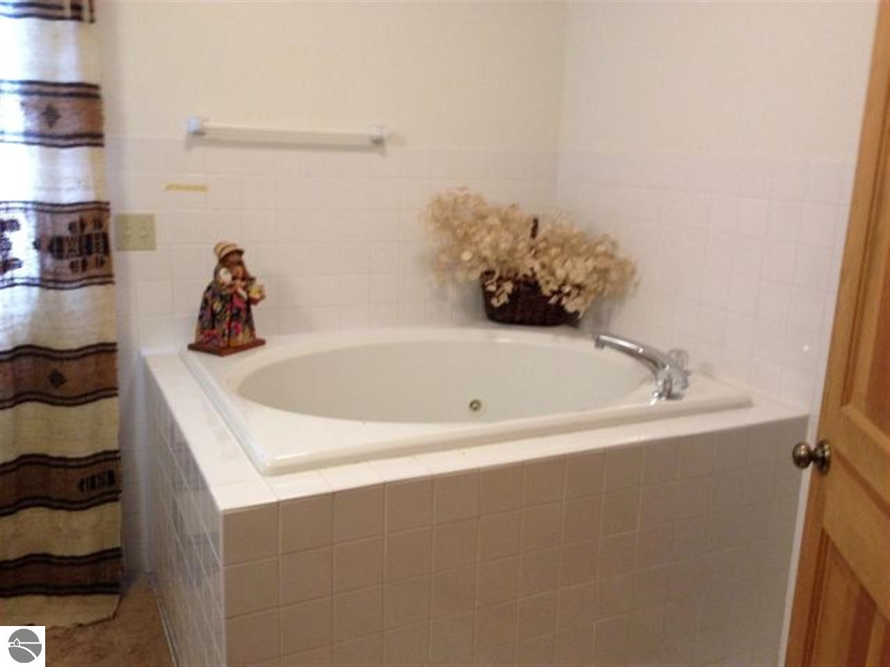2650 South 17 Road Harrietta, MI 49638 - Photo 13 of 40 1791477-15.JPG
