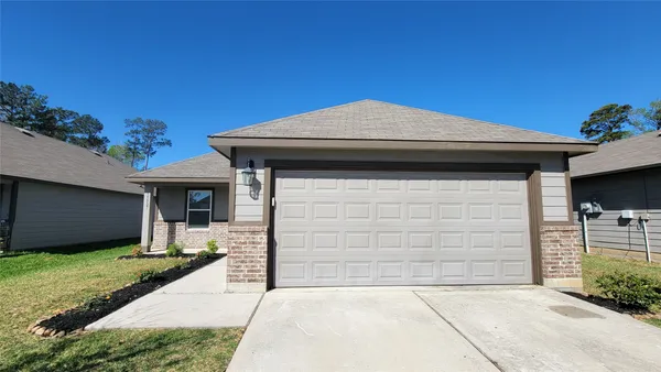 $1,500 | 15027 Sorrento Bay Court, Willis, TX 77318