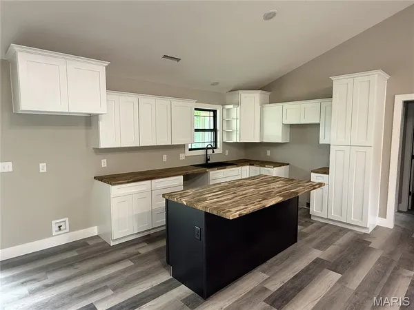 $289,900 | 10740 Hannah Lane, Plato, MO 65552