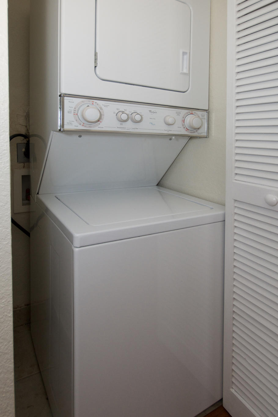 3227 Laurel Ridge Circle Riviera Beach, FL 33404 - Photo 24 of 27 a close view of closet