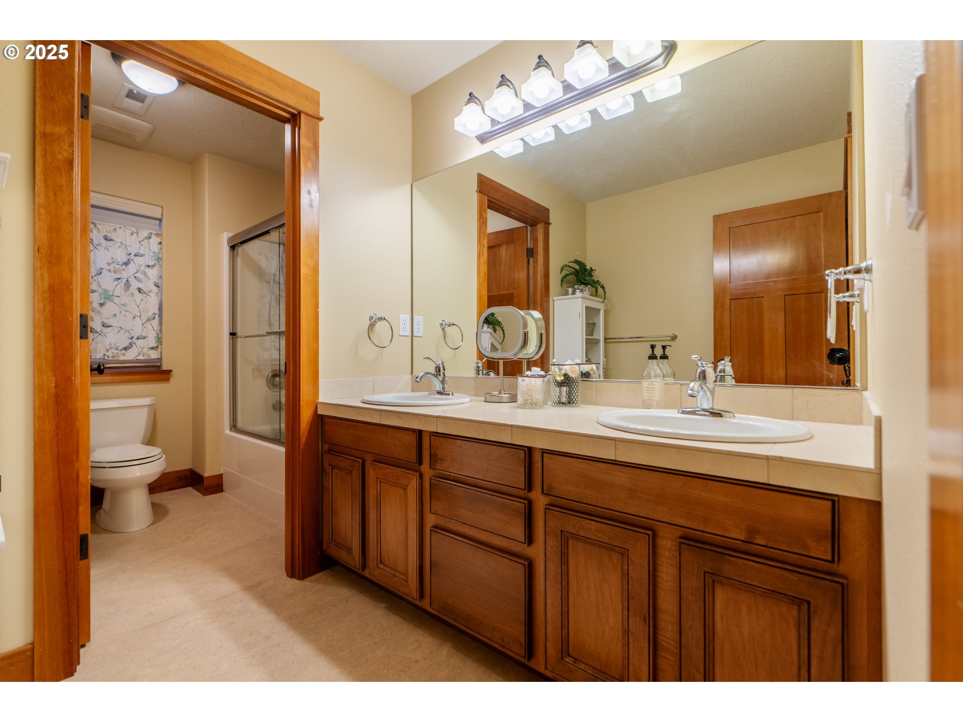 1110 Redtail Loop Hood River, OR 97031 - Photo 28 of 37 a bathroom with a sink a toilet and a mirror