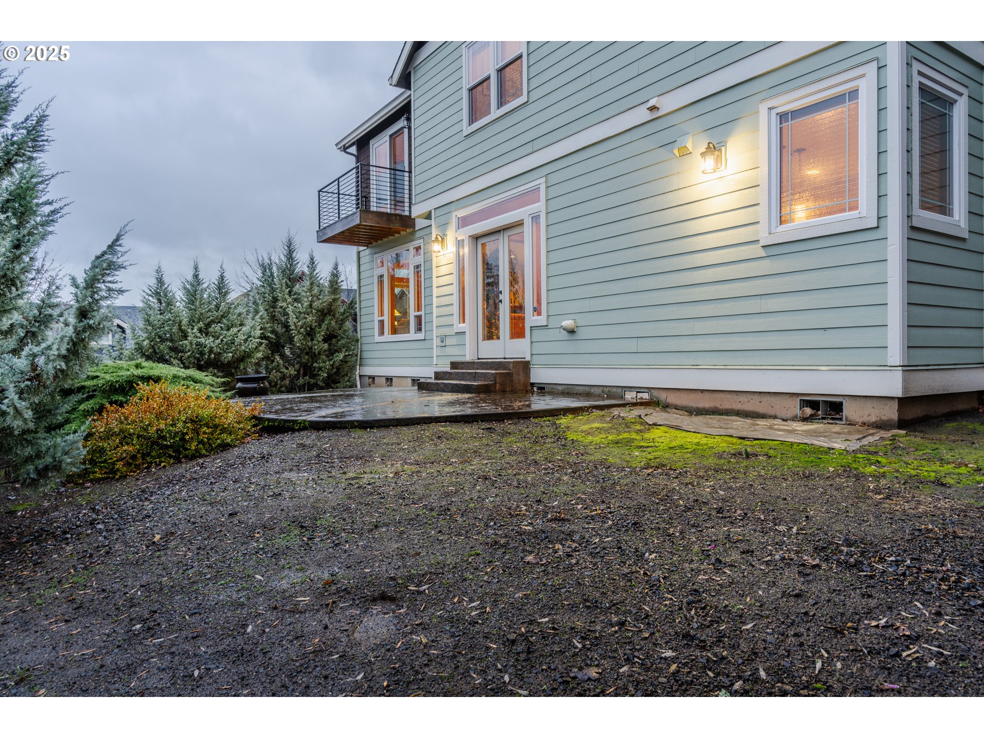 1110 Redtail Loop Hood River, OR 97031 - Photo 34 of 37 a view of a house with backyard and sitting area