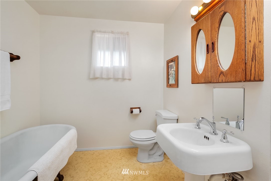 17819 Beall Road Southwest Vashon, WA 98070 - Photo 22 of 25