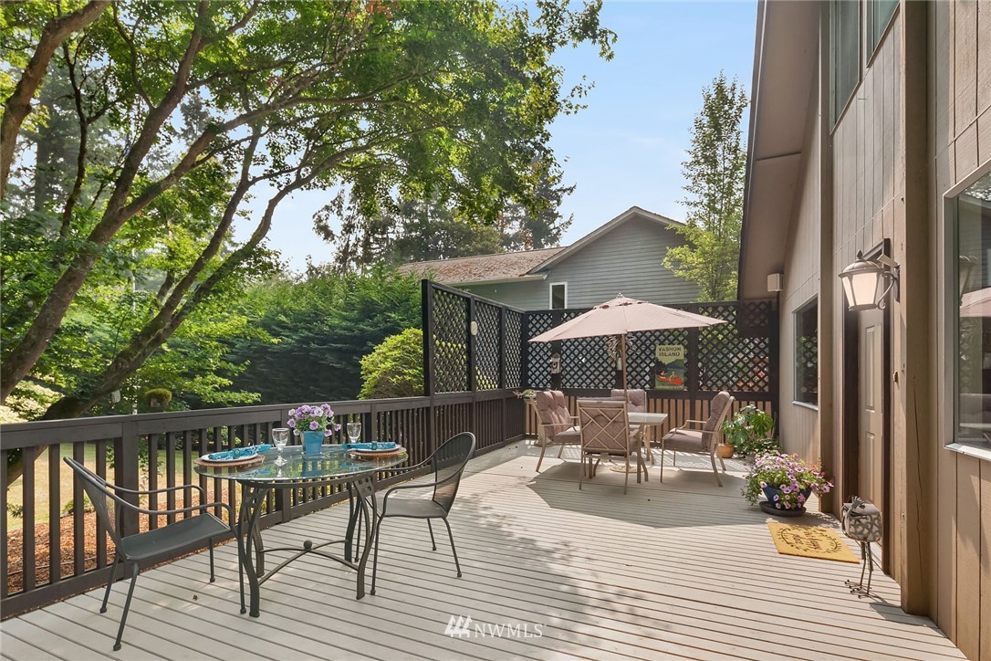 17819 Beall Road Southwest Vashon, WA 98070 - Photo 4 of 25
