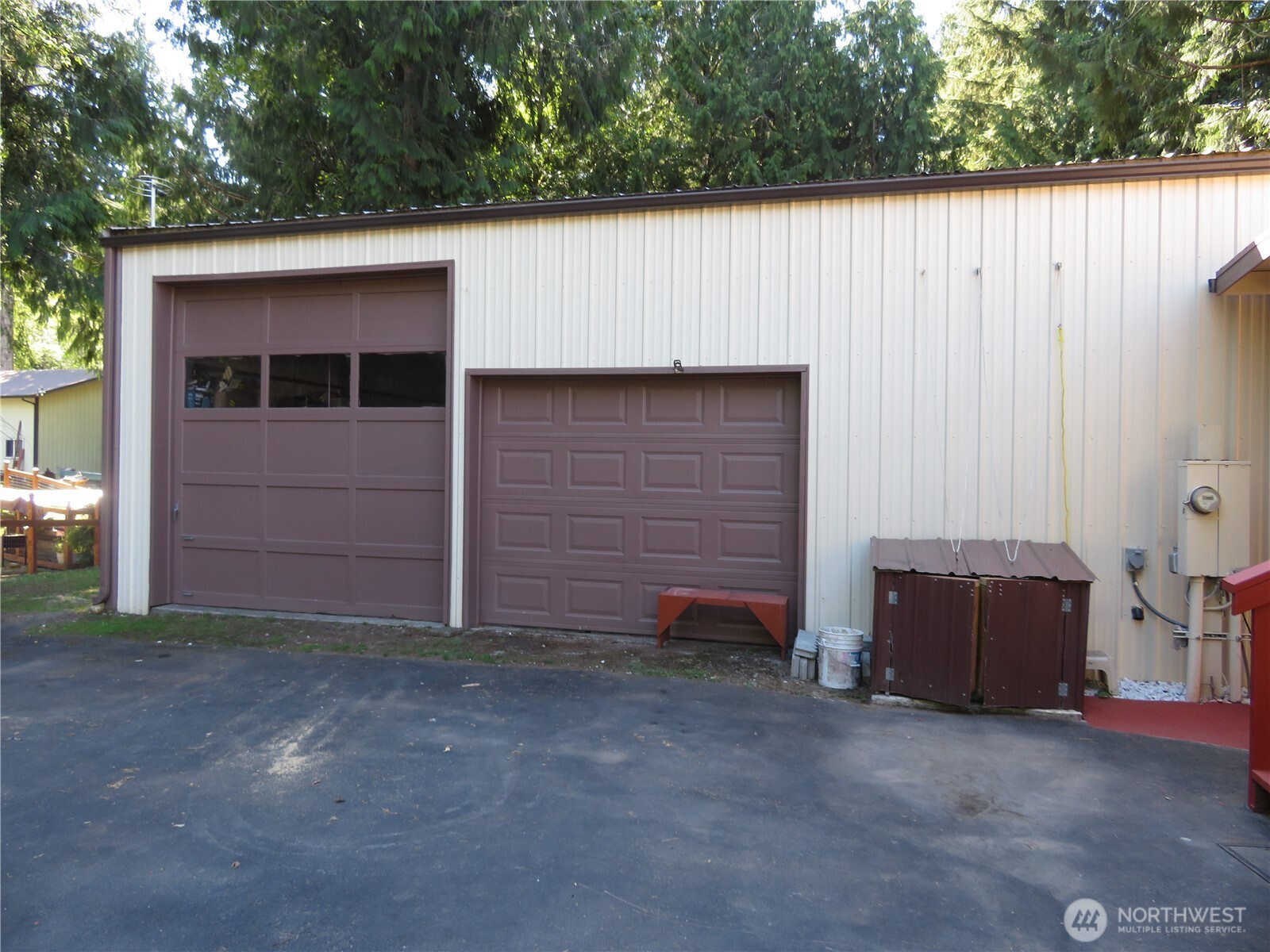 222 Delezenne Road Elma, WA 98541 - Photo 21 of 31 a view of an entrance to house