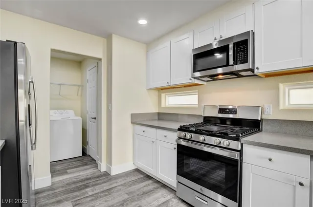 $2,150 | 8824 Cornwall Glen Avenue, Las Vegas, NV 89129