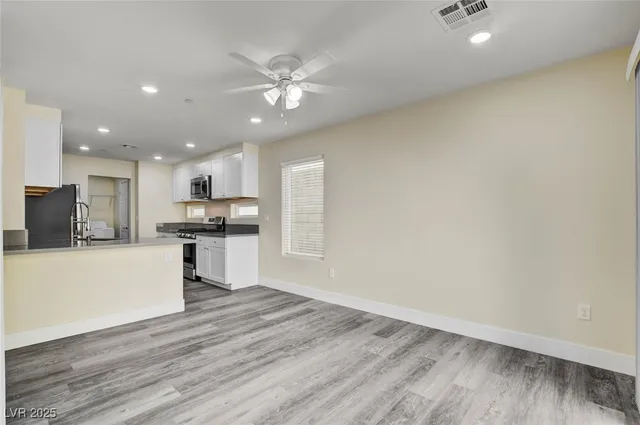 $2,150 | 8824 Cornwall Glen Avenue, Las Vegas, NV 89129