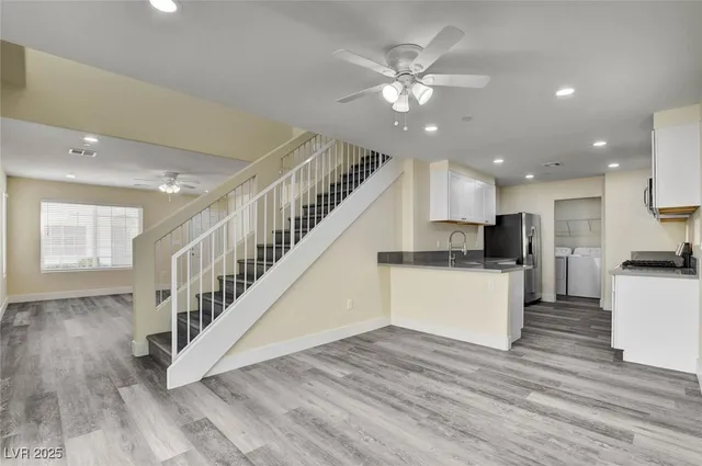 $2,150 | 8824 Cornwall Glen Avenue, Las Vegas, NV 89129