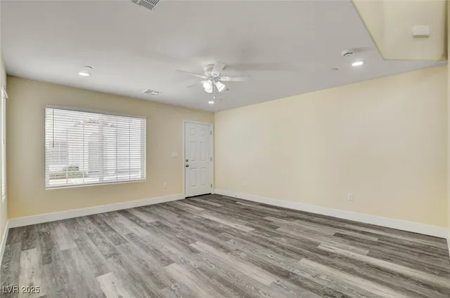 $2,150 | 8824 Cornwall Glen Avenue, Las Vegas, NV 89129