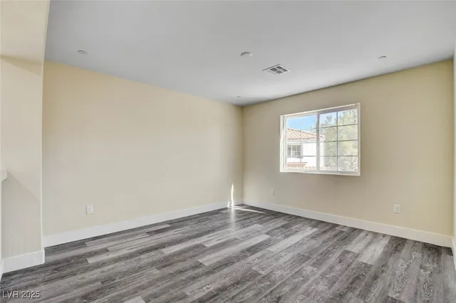 $2,150 | 8824 Cornwall Glen Avenue, Las Vegas, NV 89129