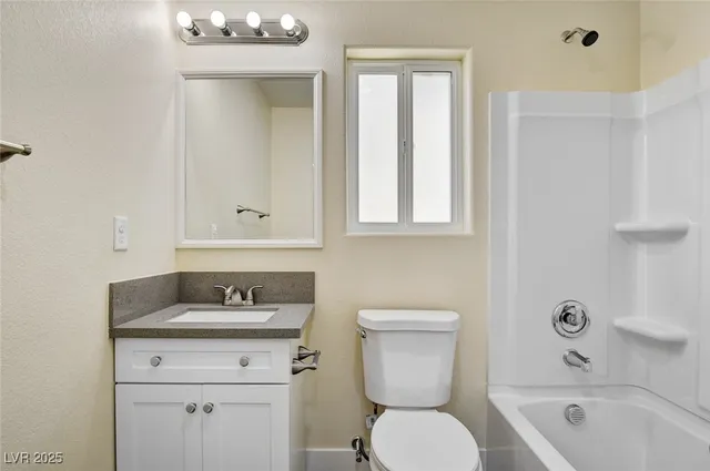 $2,150 | 8824 Cornwall Glen Avenue, Las Vegas, NV 89129