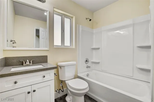 $2,150 | 8824 Cornwall Glen Avenue, Las Vegas, NV 89129