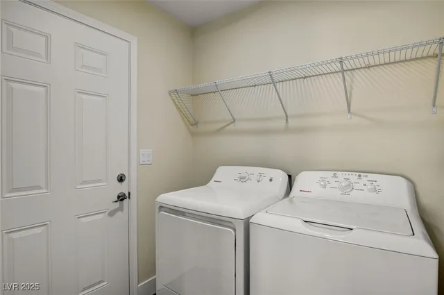 $2,150 | 8824 Cornwall Glen Avenue, Las Vegas, NV 89129