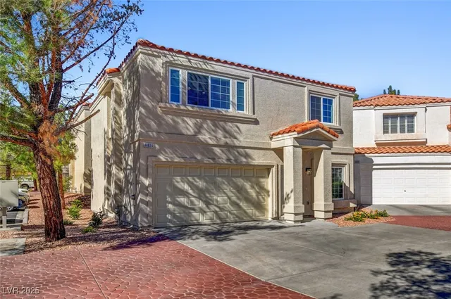 $2,150 | 8824 Cornwall Glen Avenue, Las Vegas, NV 89129