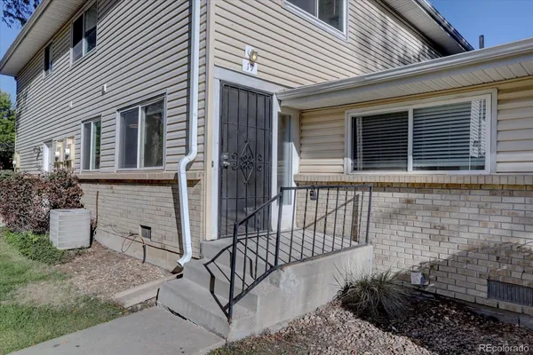 $254,900 | 9005 East Lehigh Avenue, Unit 19, Denver, CO 80237