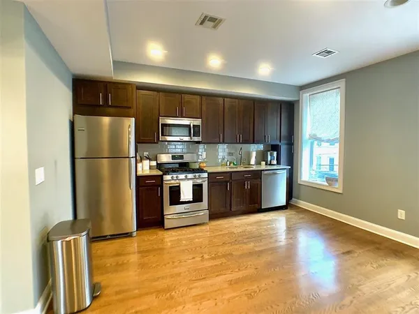 $4,400 | 1000 Willow Avenue, Unit 1, Hoboken, NJ 07030
