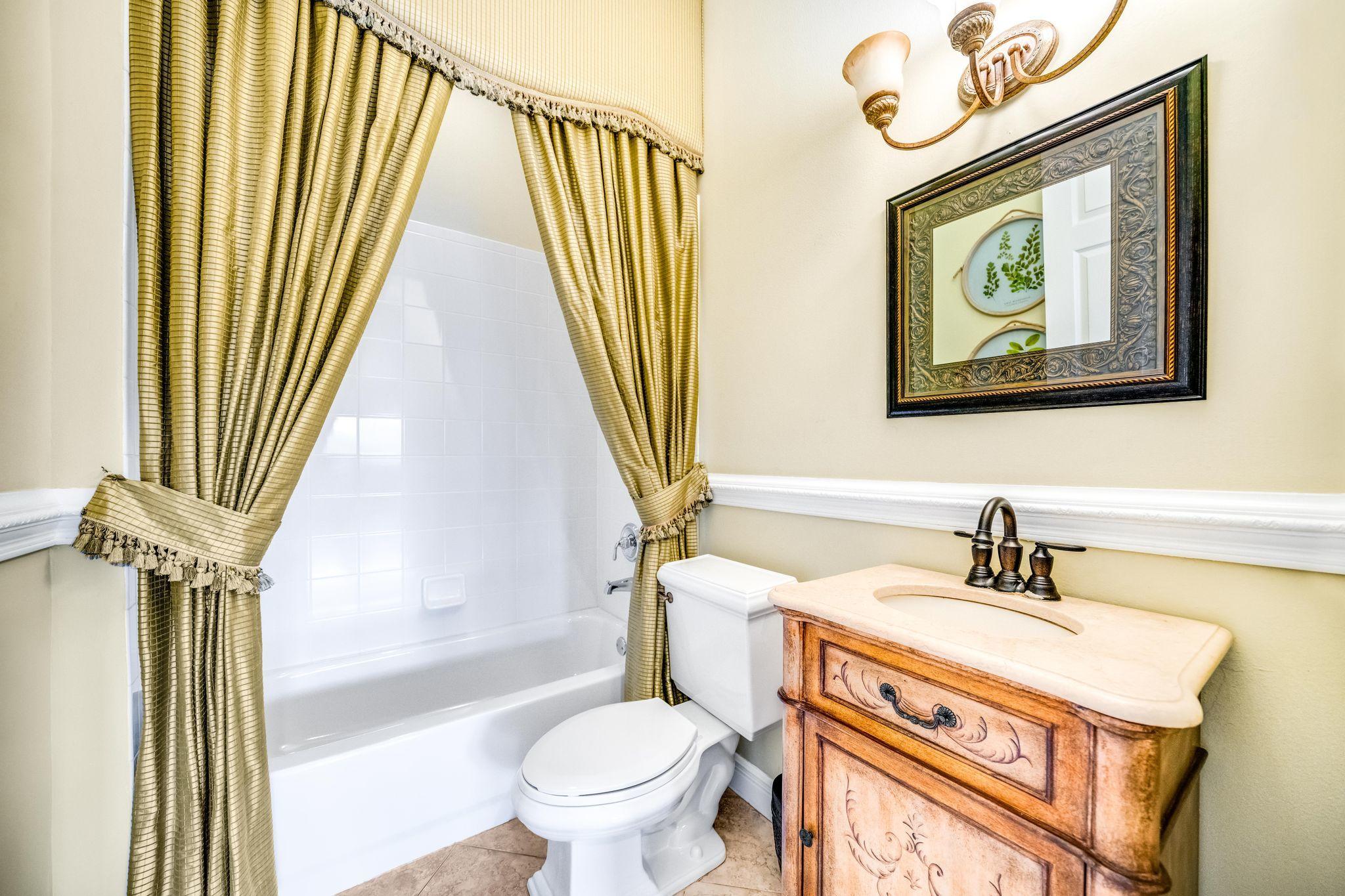 19130 2 River Lane Boca Raton, FL 33498 - Photo 23 of 52 Bathroom 1st Floor